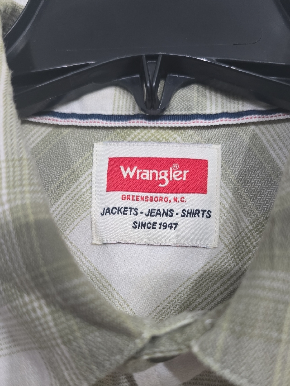 Wrangler Men's Lg Green White Plaid Button Down Shirt Chest Pockets Logo - Picture 2 of 10